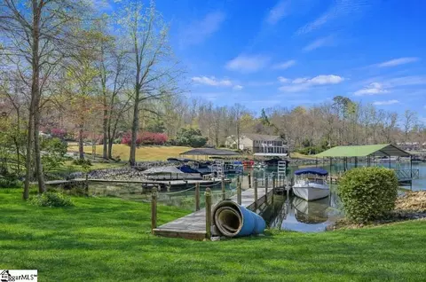 Exterior - 101 Cardinal Dr, Seneca, SC 29672 photo 10 of 11