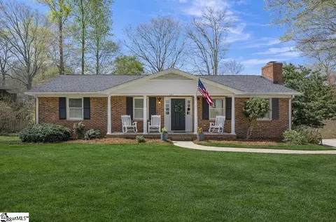 101 Cardinal Dr, Seneca, SC 29672