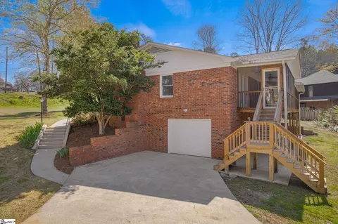 Exterior - 101 Cardinal Dr, Seneca, SC 29672 photo 9 of 11