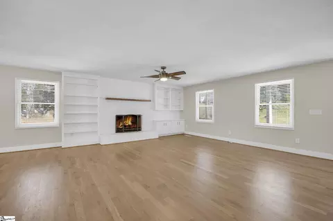 Living - 101 Cardinal Dr, Seneca, SC 29672 photo 1 of 7