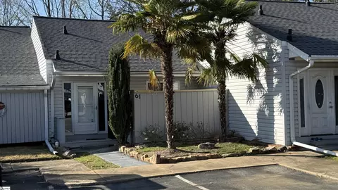 61 Topsail Ct, Greenville, SC 29611
