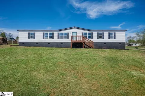 706 Sapphire Ct, Inman, SC 29349
