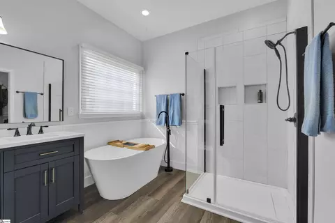 Bath - 16 Jade Tree Ct, Greer, SC 29650 photo 2 of 3