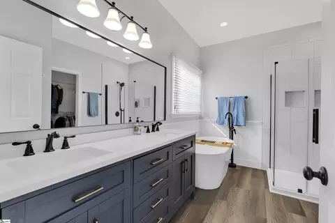Bath - 16 Jade Tree Ct, Greer, SC 29650 photo 1 of 3