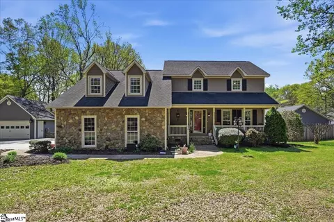 267 Farm Lake Rd, Boiling Springs, SC 29316