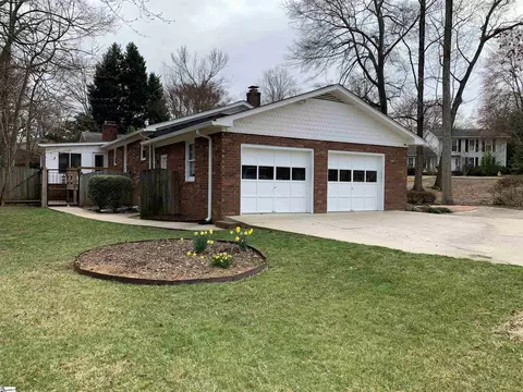 Exterior - 128 Paddock Dr, Greer, SC 29650 photo 2 of 4