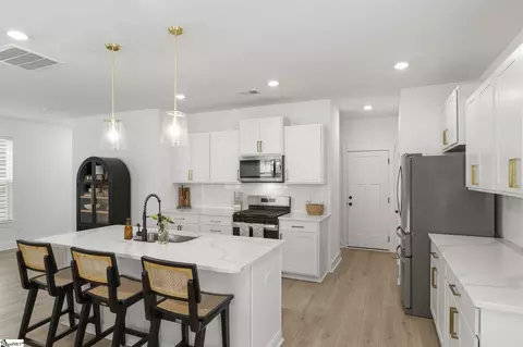Kitchen - 1049 Nadine Way, Greer, SC 29651 photo 1 of 2