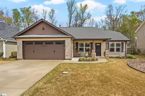 219 Finley Hill Ct, Simpsonville, SC 29681