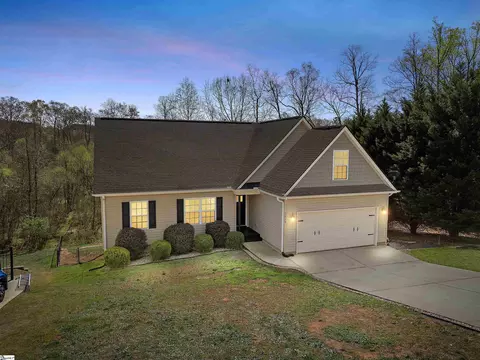 2520 Linmar Cir, Anderson, SC 29621