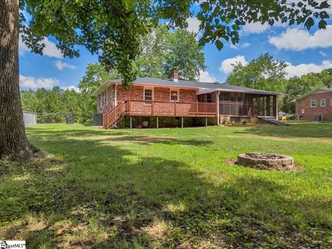 120 Echo Ln, Travelers Rest, SC 29690
