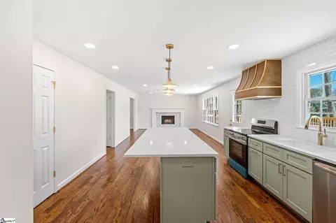 Kitchen - 704 Hedgewood Ter, Greer, SC 29650 photo 6 of 6
