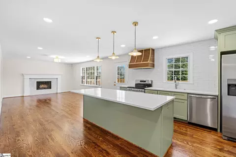 Kitchen - 704 Hedgewood Ter, Greer, SC 29650 photo 2 of 6