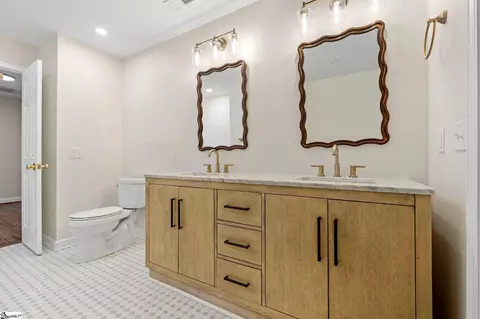 Bath - 704 Hedgewood Ter, Greer, SC 29650 photo 5 of 5