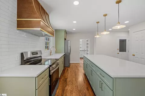 Kitchen - 704 Hedgewood Ter, Greer, SC 29650 photo 3 of 6