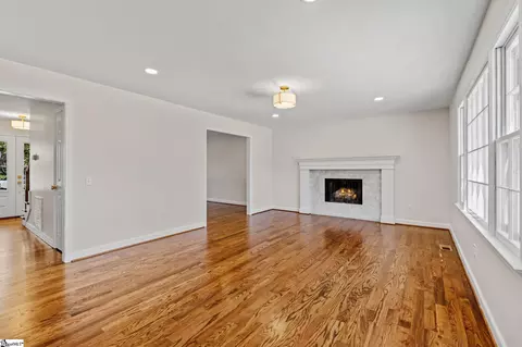 Living - 704 Hedgewood Ter, Greer, SC 29650 photo 2 of 4