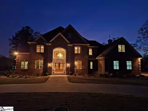 1132 Mccarter Rd, Fountain Inn, SC 29644