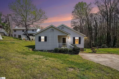 1106 Charter Oaks Dr, Taylors, SC 29687
