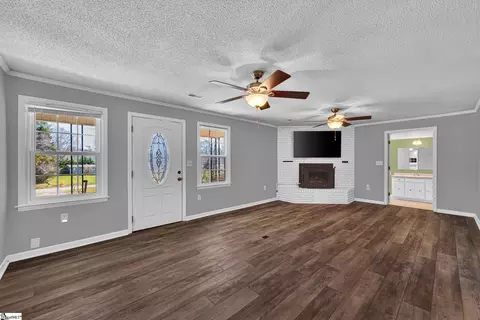 Living - 609 Robinson Bridge Rd, Central, SC 29630 photo 2 of 6