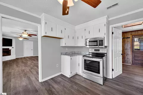 Entry Way - 609 Robinson Bridge Rd, Central, SC 29630 photo 3 of 4