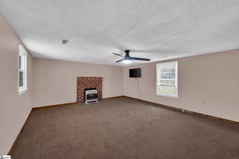 Living - 609 Robinson Bridge Rd, Central, SC 29630 photo 4 of 6