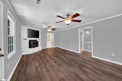 Living - 609 Robinson Bridge Rd, Central, SC 29630 photo 1 of 6