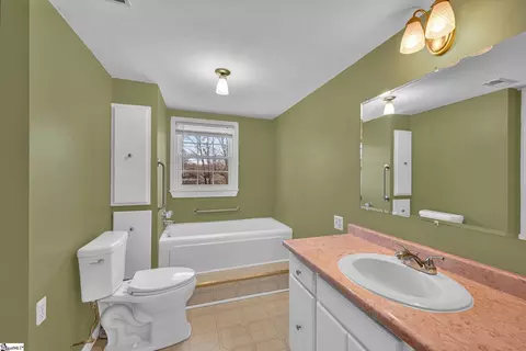 Bath - 609 Robinson Bridge Rd, Central, SC 29630 photo 1 of 3