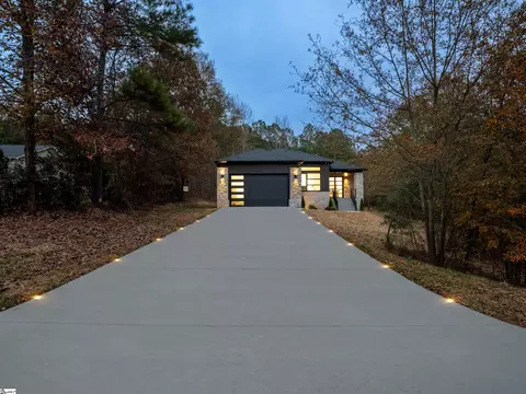 Exterior - 1026 Blumefield Rd, Anderson, SC 29625 photo 3 of 13