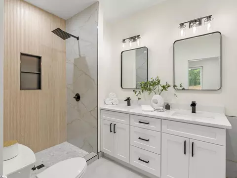 Bath - 1026 Blumefield Rd, Anderson, SC 29625 photo 1 of 5