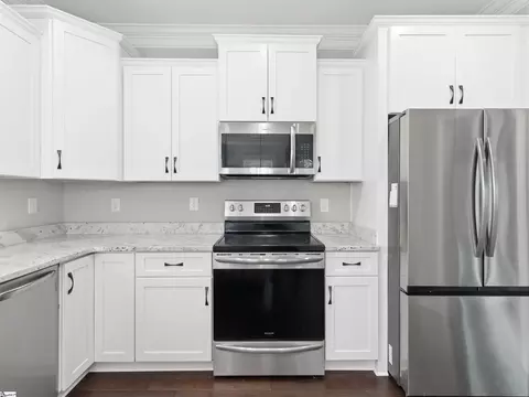 Kitchen - 615 Spearman Rd, Pelzer, SC 29669 photo 3 of 5