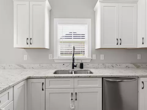 Kitchen - 615 Spearman Rd, Pelzer, SC 29669 photo 4 of 5