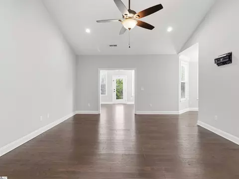 Living - 615 Spearman Rd, Pelzer, SC 29669 photo 4 of 5