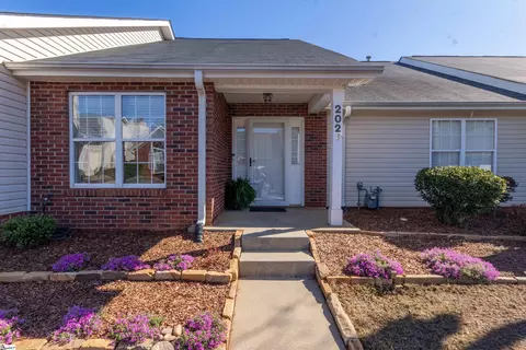 202 Woodruff Park Ln, Simpsonville, SC 29681