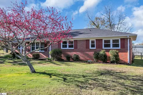 Exterior - 464 Bishop Dr, Mauldin, SC 29662 photo 7 of 10