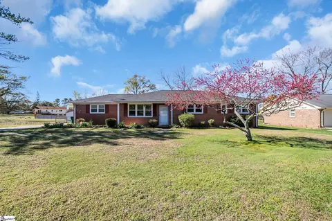464 Bishop Dr, Mauldin, SC 29662