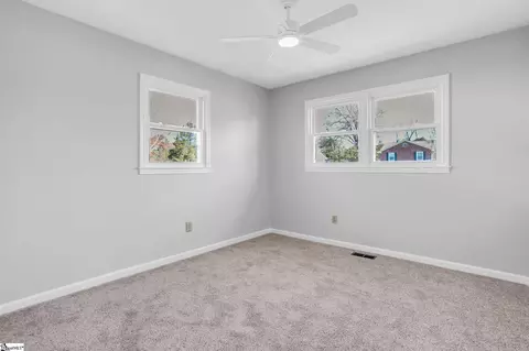 Bedroom - 464 Bishop Dr, Mauldin, SC 29662 photo 5 of 11