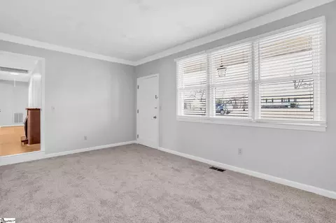 Living - 464 Bishop Dr, Mauldin, SC 29662 photo 1 of 5