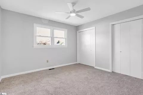 Bedroom - 464 Bishop Dr, Mauldin, SC 29662 photo 2 of 11