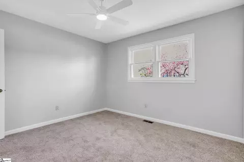 Bedroom - 464 Bishop Dr, Mauldin, SC 29662 photo 4 of 11