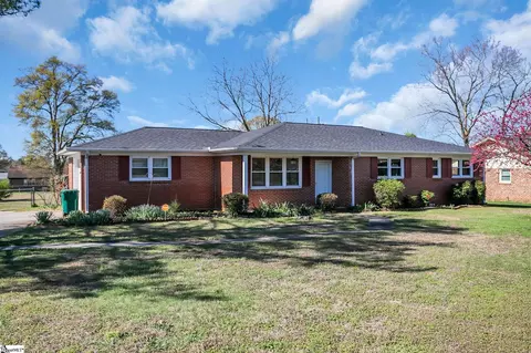 Exterior - 464 Bishop Dr, Mauldin, SC 29662 photo 2 of 10
