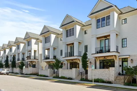 28 Claussen Ave, Greenville, SC 29601