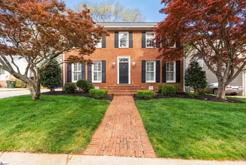 21 Oak Crest Ct, Greenville, SC 29605