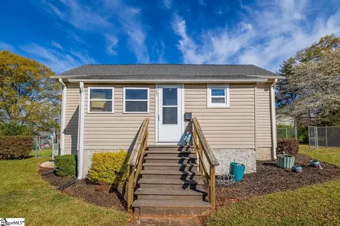 17 D St, Inman, SC 29349