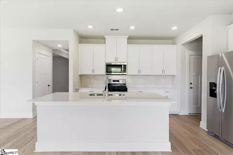 523 Hadlow St, Greer, SC 29651 photo 7