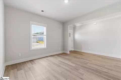 523 Hadlow St, Greer, SC 29651 photo 5