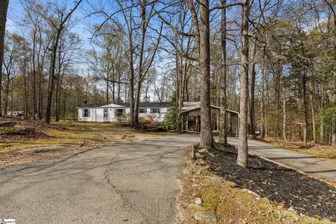104 Nash Ln, Fountain Inn, SC 29644
