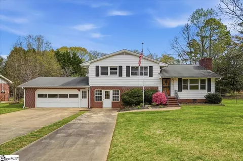 11 Spring Valley Rd, Greenville, SC 29615