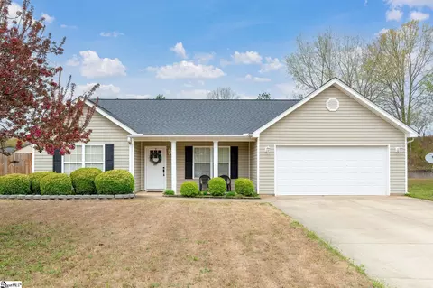 2017 Small Meadows Ct, Fountain Inn, SC 29644