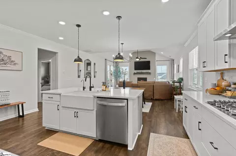 Kitchen - 507 Townsend Ave, Greer, SC 29651 photo 4 of 4