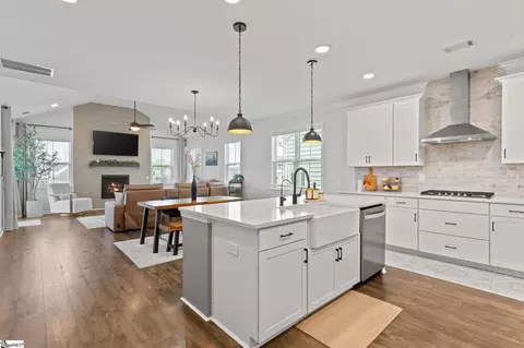 Kitchen - 507 Townsend Ave, Greer, SC 29651 photo 1 of 4