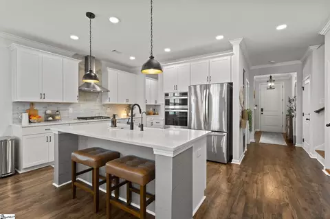 Kitchen - 507 Townsend Ave, Greer, SC 29651 photo 2 of 4